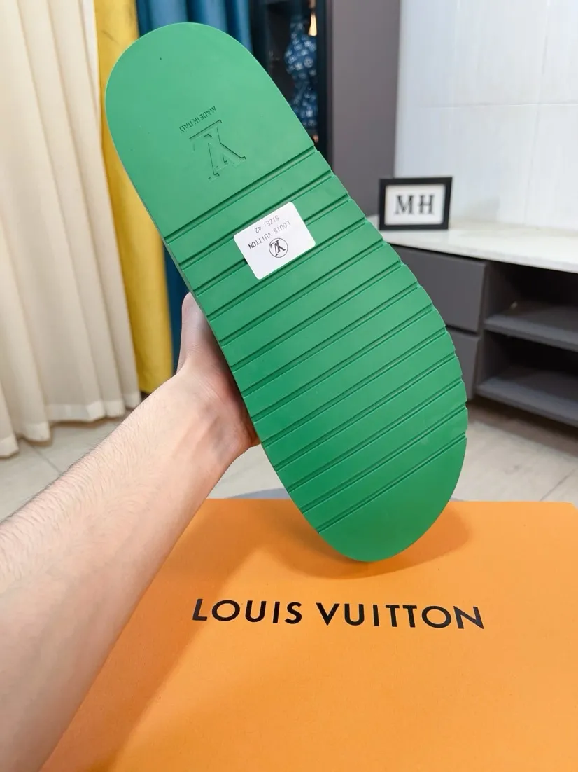 Men's shoes 💰300🌹🌹【LV】Multi-color new men's slippers, original top quality version, original special frosted cowhide➕sheepskin inner and side, non-slip combination sole, more stable walking, more comfortable and lightweight, high-end and generous, size: 38~44